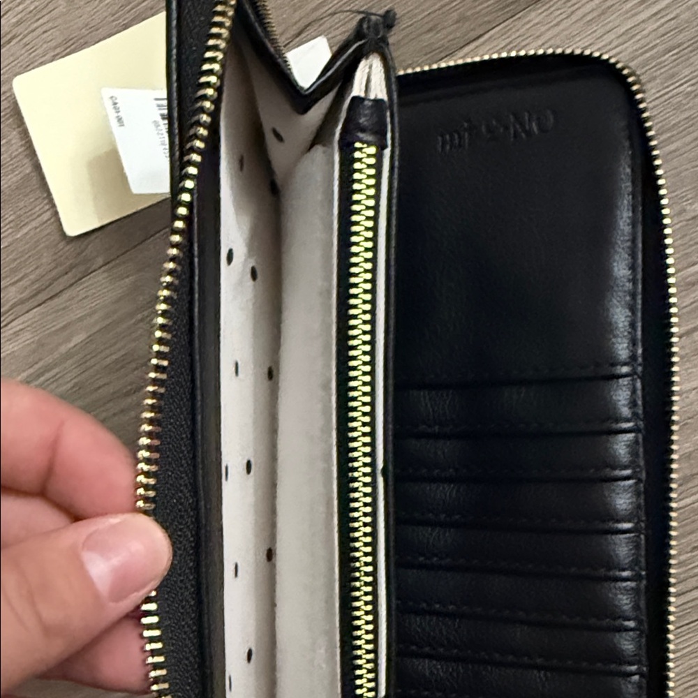 ON-34TH Black Women's Wallet - Picture 4 of 6